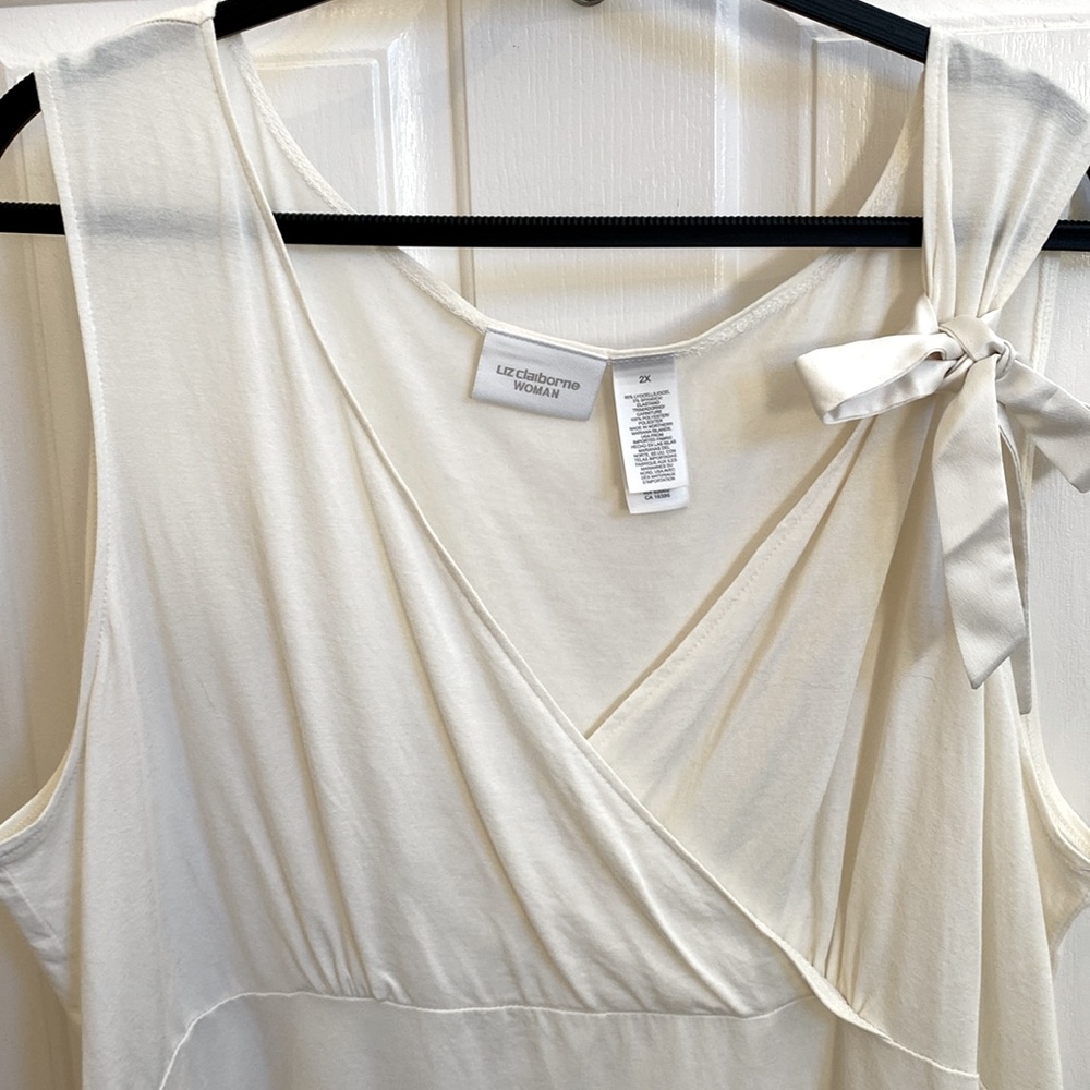 🤍 Liz Claiborne Woman Off-White/Cream Surplice Silk Tie Bow Sleeveless Top/Tank